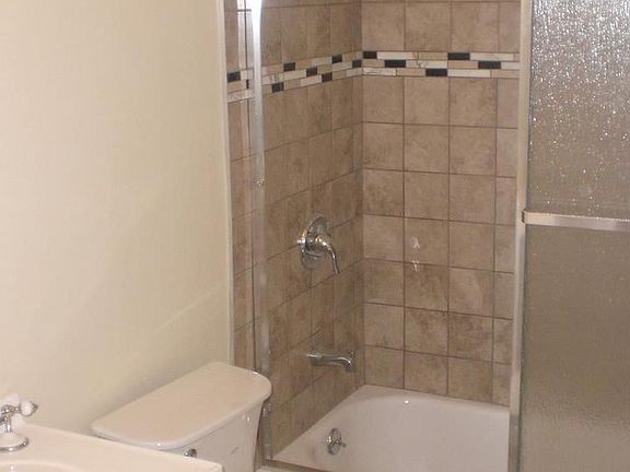 5th image of 185 25th St