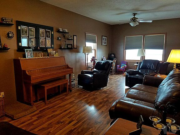 4th image of 1604 McKay Dr