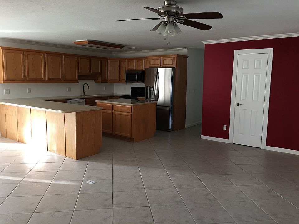 10'x10' open floor plan
