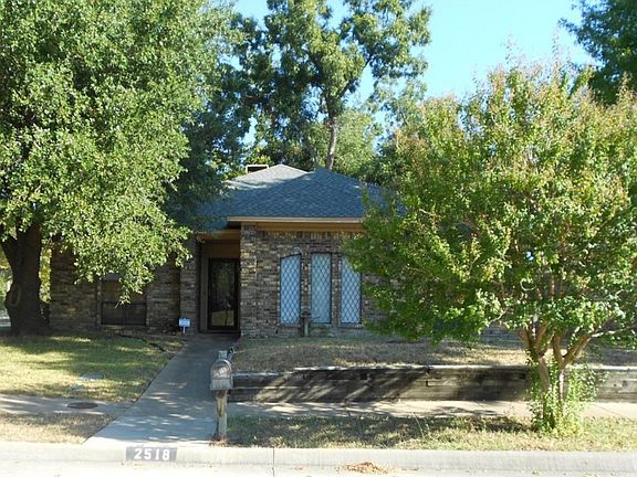 4th image of 2518 Peachtree Ln