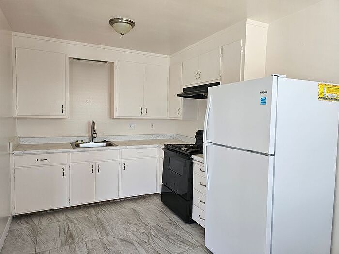 1st image of 1526 Valle Vista Ave