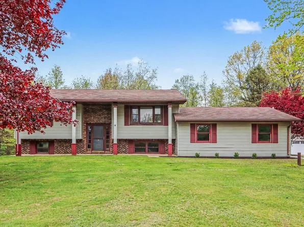 16711 E Cd Ave, Augusta, MI 49012