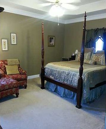 4th image of 100 Garden Grove Dr