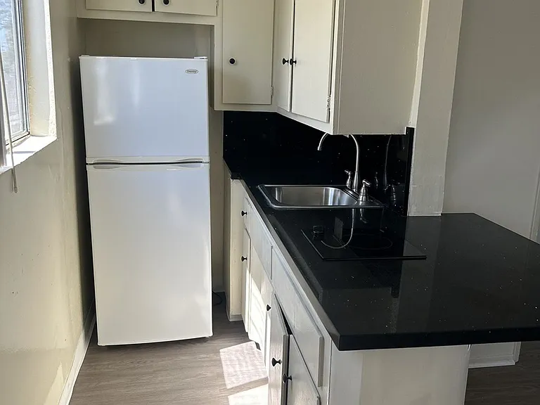 6214 Victoria Ave — Photo 17