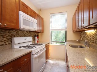 2404 28th St, Astoria, NY 11102