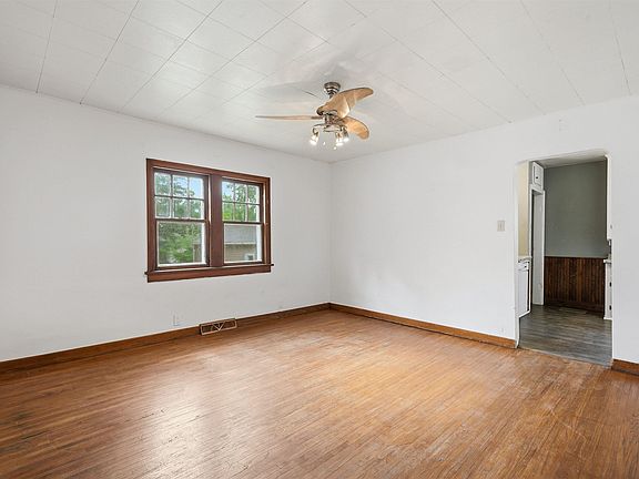 5th image of 2216 Franklin St