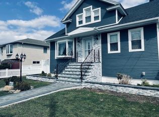 119 S Bay Ave, Freeport, NY 11520