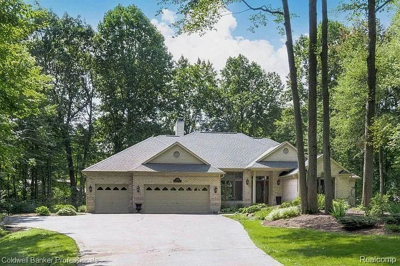 520 Woodcreek Ct photo 1