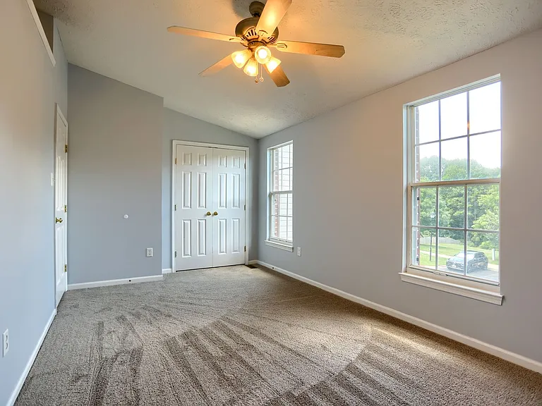 437 Ashton Ln — Photo 12