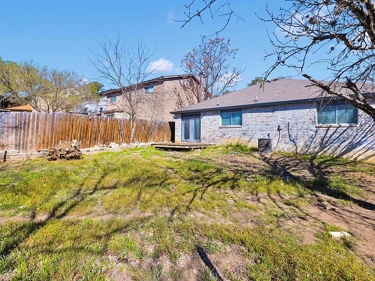 7011 Autumn Park — Photo 18