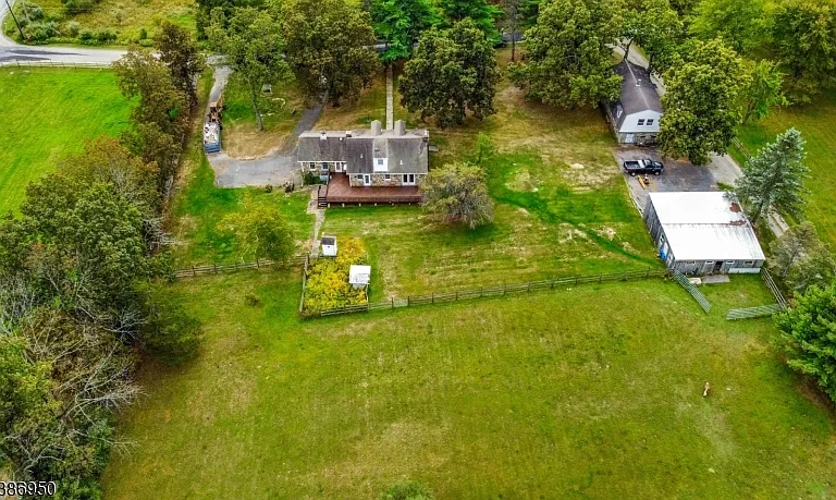 87 Glen Rd — Photo 37