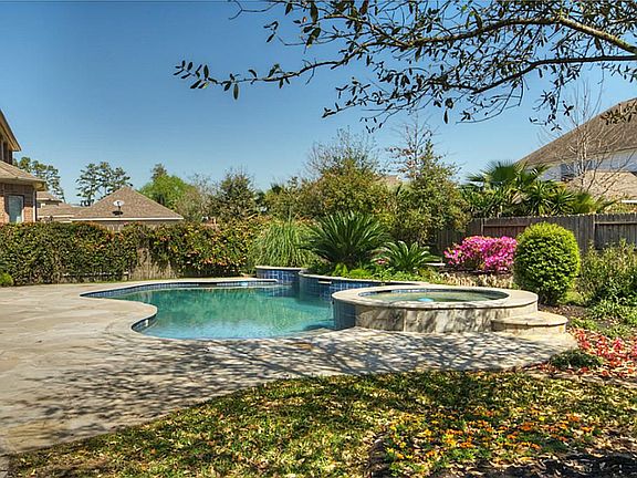 4th image of 14522 Logan Falls Ln