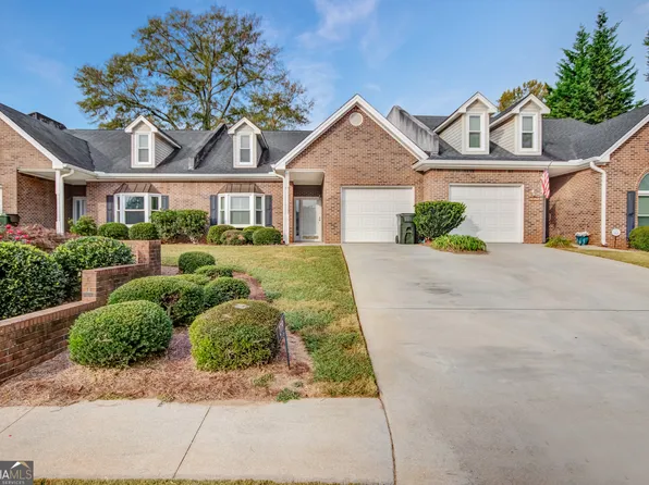 279 N Pond St, Toccoa, GA 30577