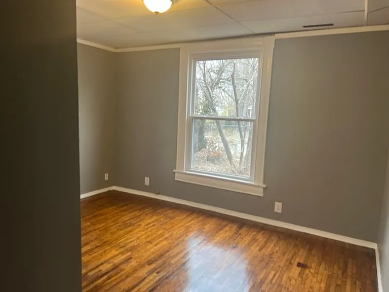1700 W Chestnut St — Photo 7