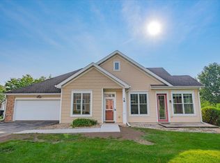 15 Corner Stone Way UNIT 16, Fitchburg, WI 53711