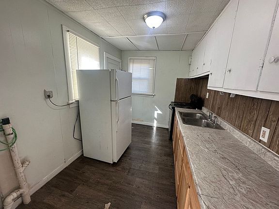 4th image of 2112 Avenue B