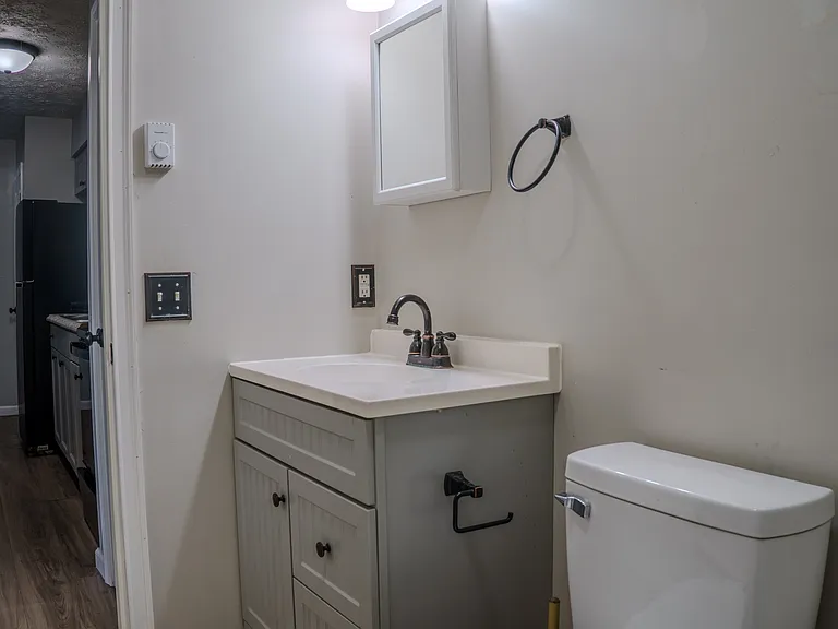 606 S College Ave — Photo 6