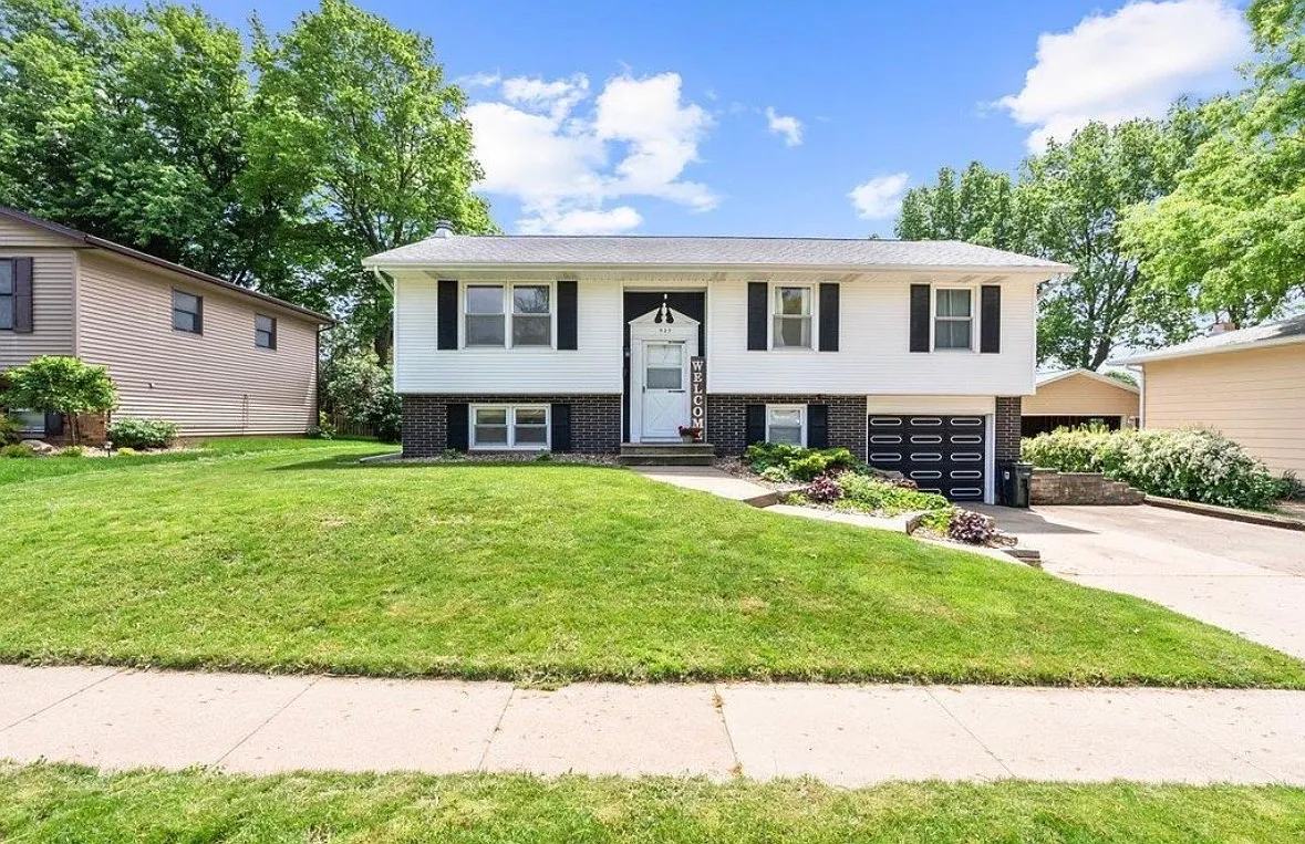 3 bed, 1513 sqft, $1,950 — Photo 1