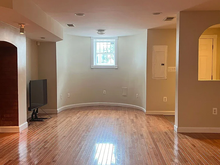 1459 Girard St NW #1 — Photo 10