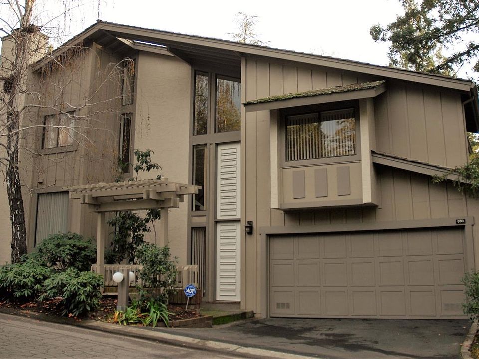 1st image of 630 Sand Hill Cir
