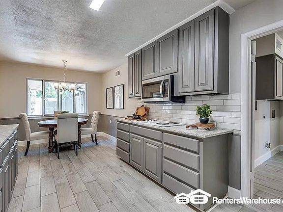 5th image of 508 S Tanglewood Dr