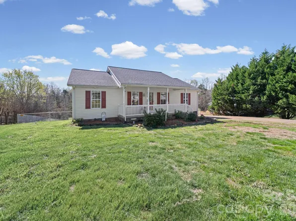 1024 Daniel Dr, Stanley, NC 28164