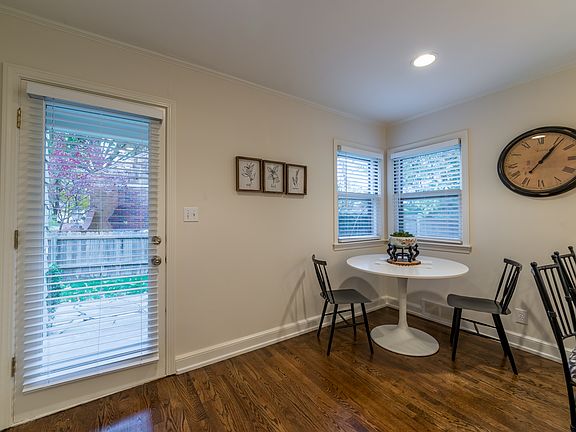 4th image of 2339 W 51st St