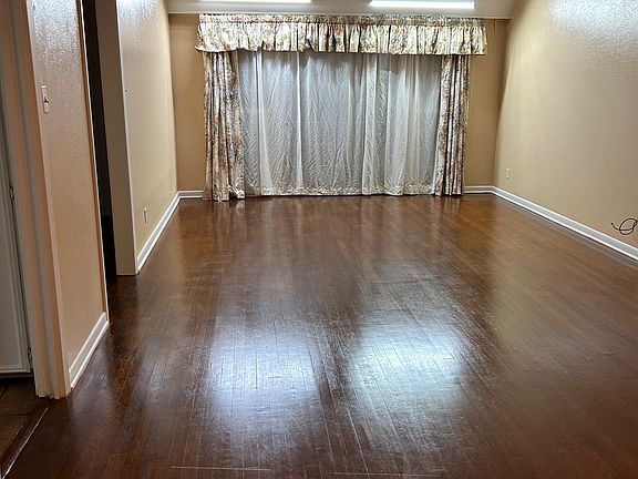 4th image of 3711 Cornell Dr
