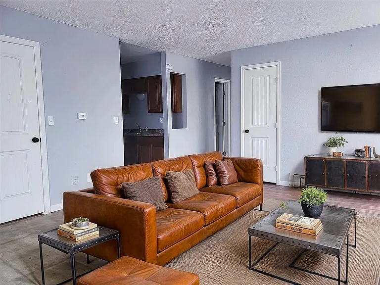 4615 Picturesque Ct #3 — Photo 2