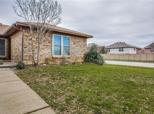 601 Lost Springs Ct, Arlington, TX 76012