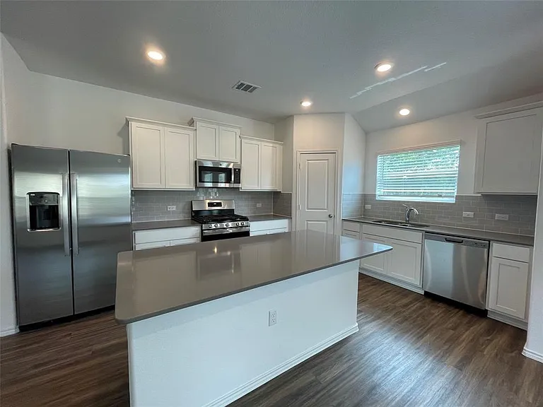 10717 Steinbeck Dr — Photo 4