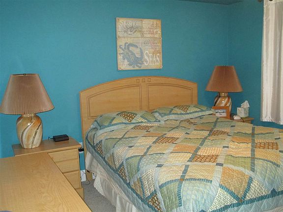5th image of 383 47th Pl Unit East
