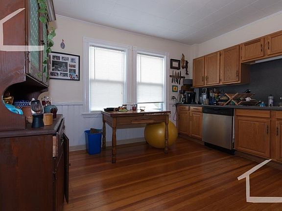 5th image of 70 Dustin St #2