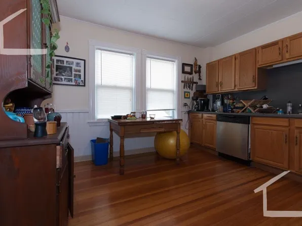 60 Dustin St #C2, Brighton, MA 02135