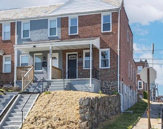 2nd image of 2500 Oswego Ave