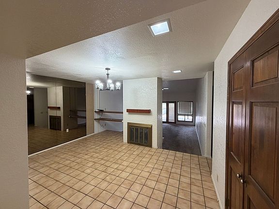 5th image of 1413 Desert Willow Dr