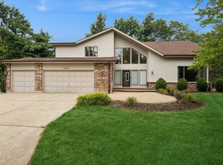 1413 Annie Ln, Libertyville, IL 60048