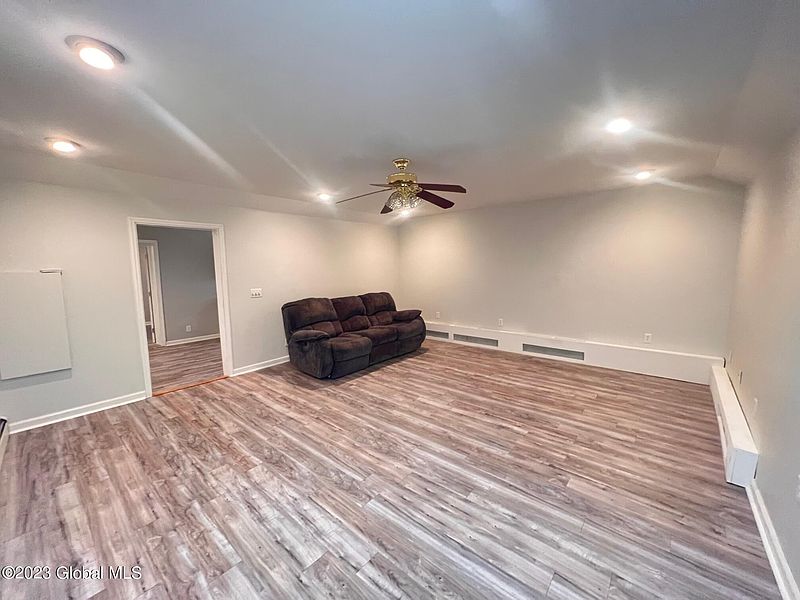 3rd image of 22 Homewood Avenue