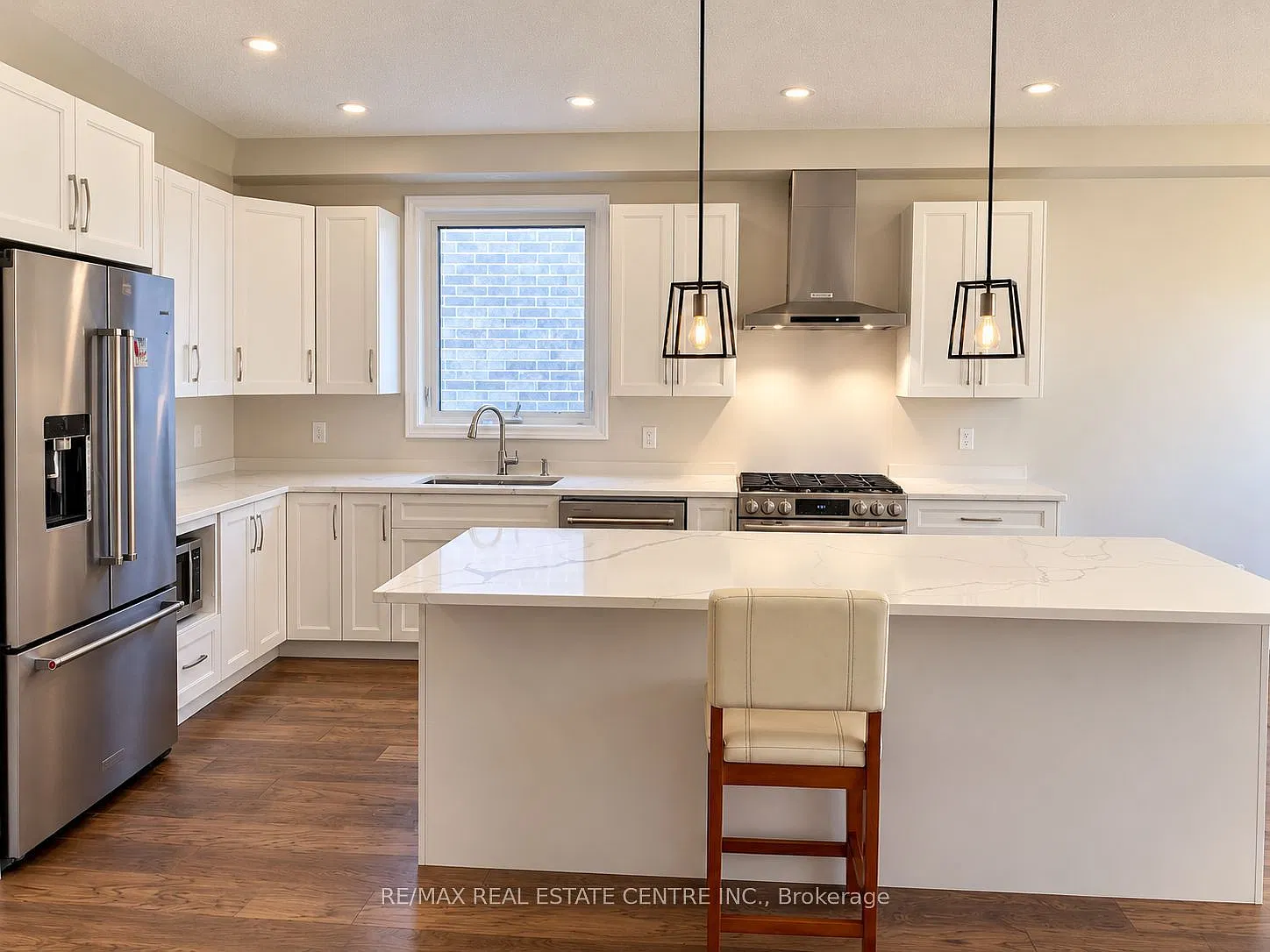 4 bed, $3,400 — Photo 4