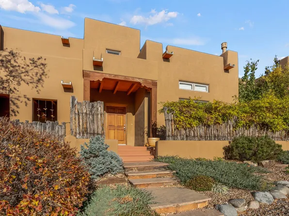 94 Avenida Frijoles, Santa Fe, NM 87507