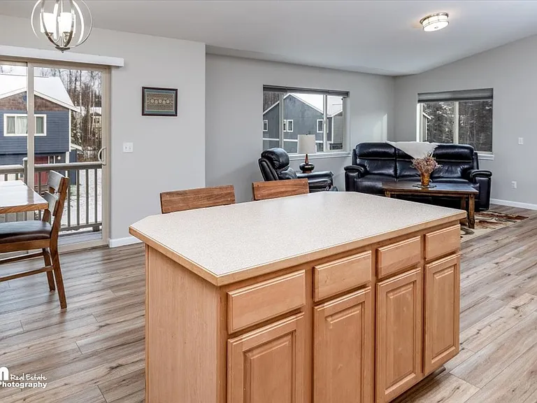 2895 S Avalon Cir — Photo 9