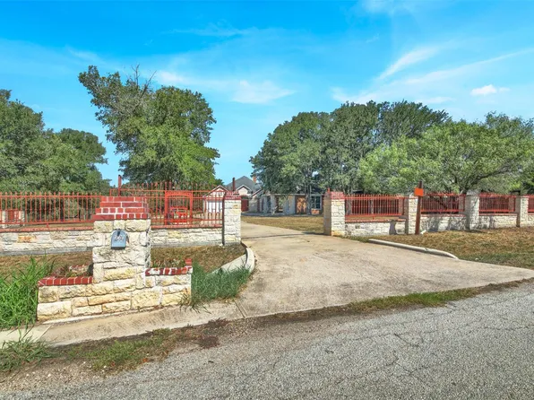 230 Heritage Oaks Dr, Cedar Creek, TX 78612