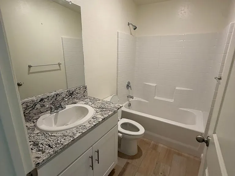 2026 Sherbrook Ave — Photo 16