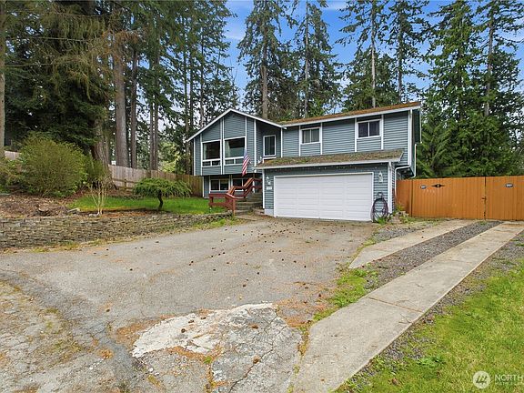 2nd image of 983 NE Melia Lane