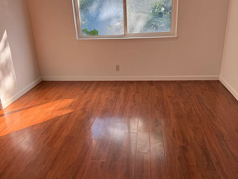 1280 Mastic St #1280 — Photo 19