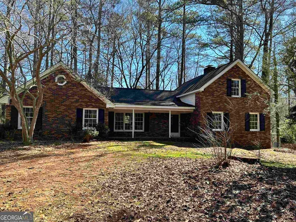 9 Heritage Trce, Newnan, GA 30263