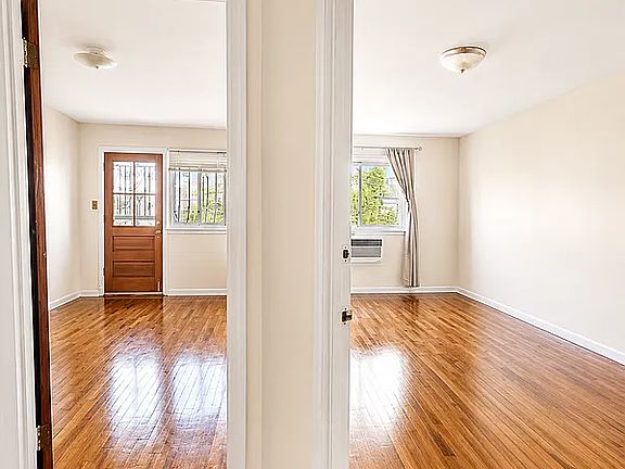 4th image of 31-17 30th St #2A