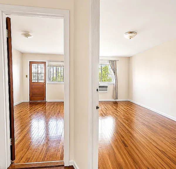 31-17 30th St #2A — Photo 4