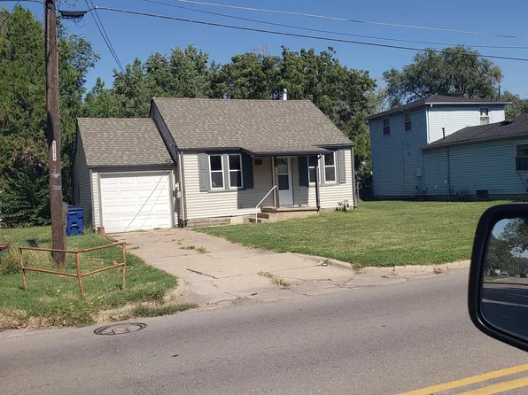 214 W 5th St, Valley Center, KS 67147