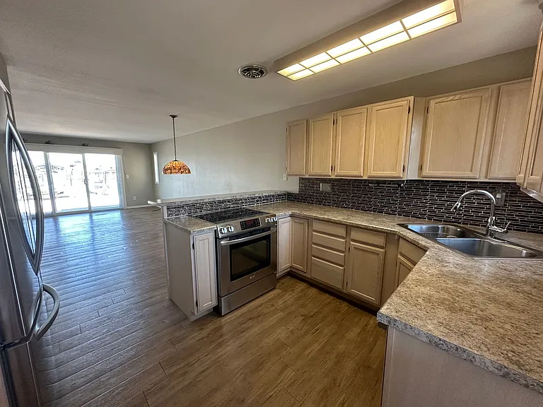 4038 Mayne Ln #13 — Photo 2